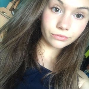 Meet your Posher, Claire